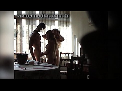 ❤️ Los amigos del sexo invitan a un hombre gigante y a un trío con él ☑ Video de sexo de calidad en es.it-com.top ❌️